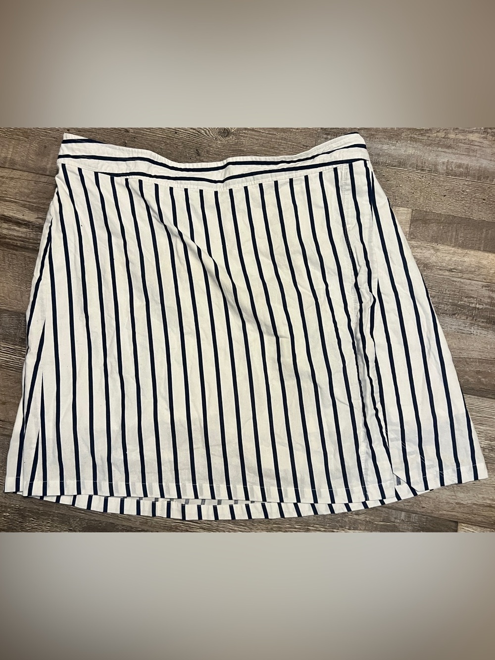 Lane Bryant Plus Size Navy/White Lined
Skirt~ Size 22